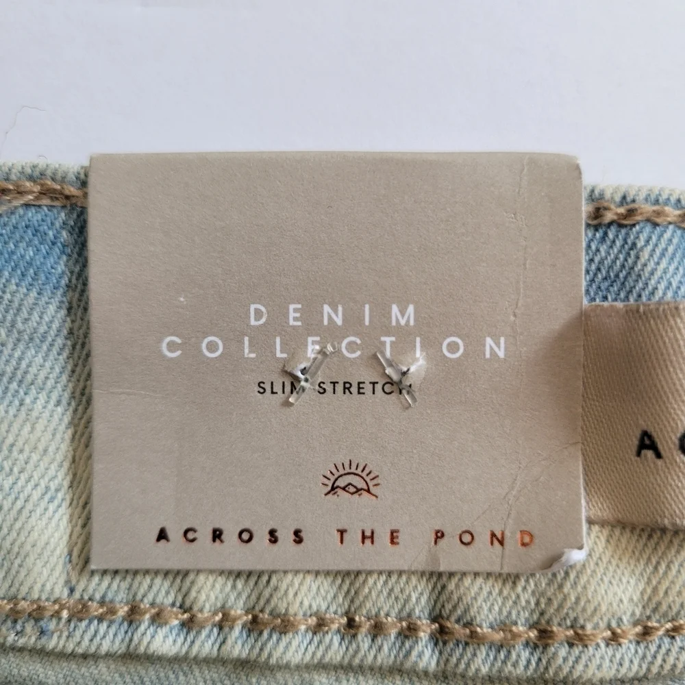 New Across The Pond 30x30 Slim Stretch Jeans.